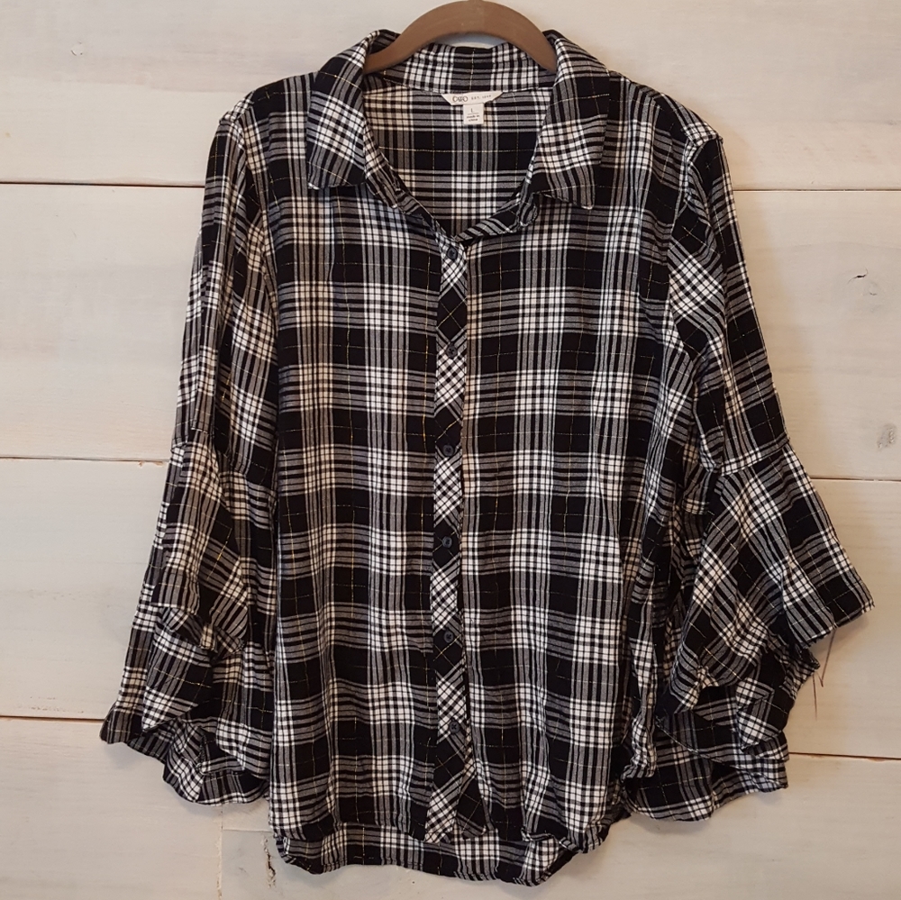 5/$25Cato plaid ruffle bell sleeve button down top